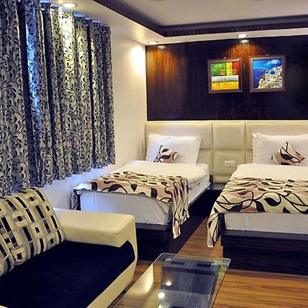 Hotel Elegance Нью-Дели Экстерьер фото