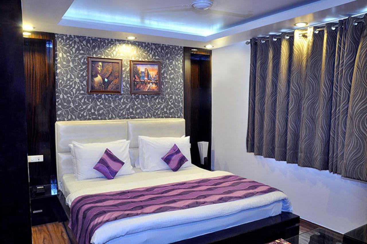 Hotel Elegance Нью-Дели Экстерьер фото