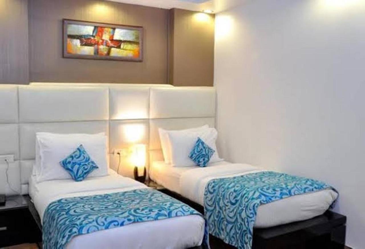 Hotel Elegance Нью-Дели Экстерьер фото