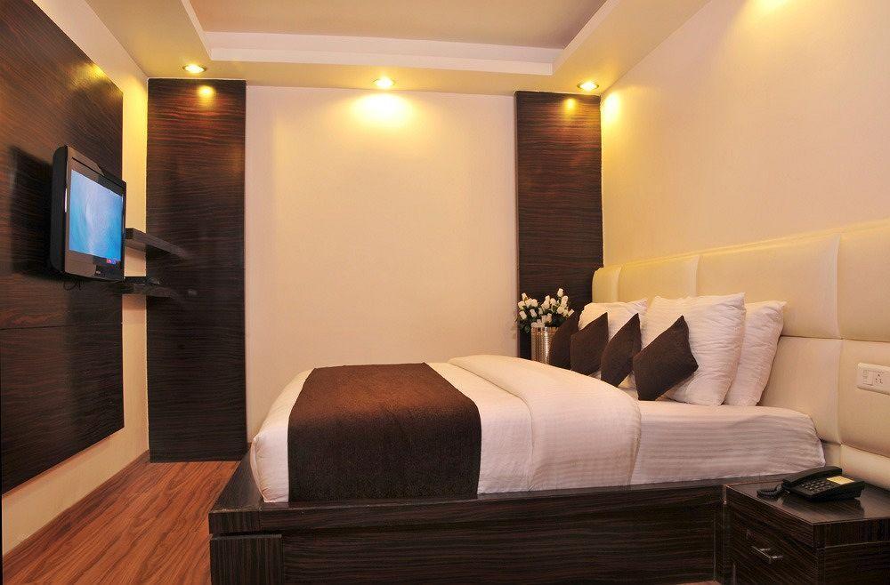 Hotel Elegance Нью-Дели Экстерьер фото